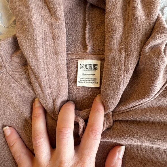 🚨SOLD🚨NWOT PINK Victoria's Secret Campus Sweatshirt - Cocoa - Picture 3 of 5